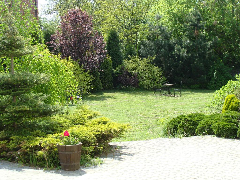 Hotel Hellada Kielce Dış mekan fotoğraf