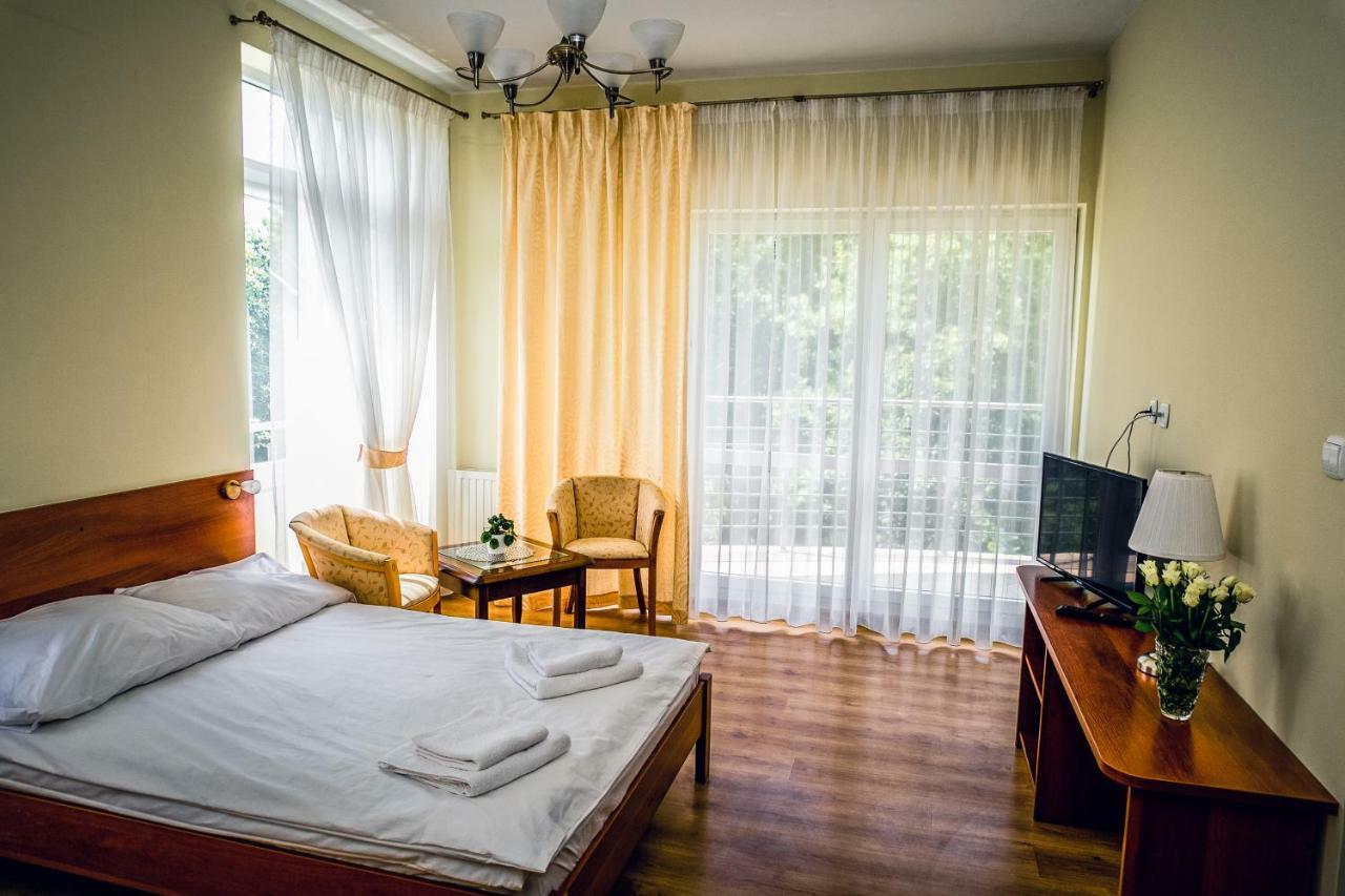 Hotel Hellada Kielce Dış mekan fotoğraf