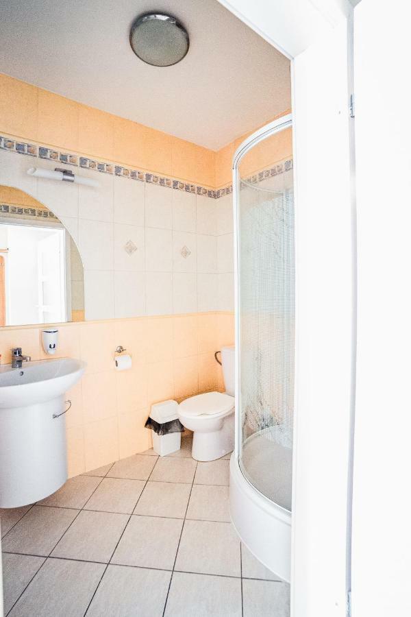 Hotel Hellada Kielce Dış mekan fotoğraf