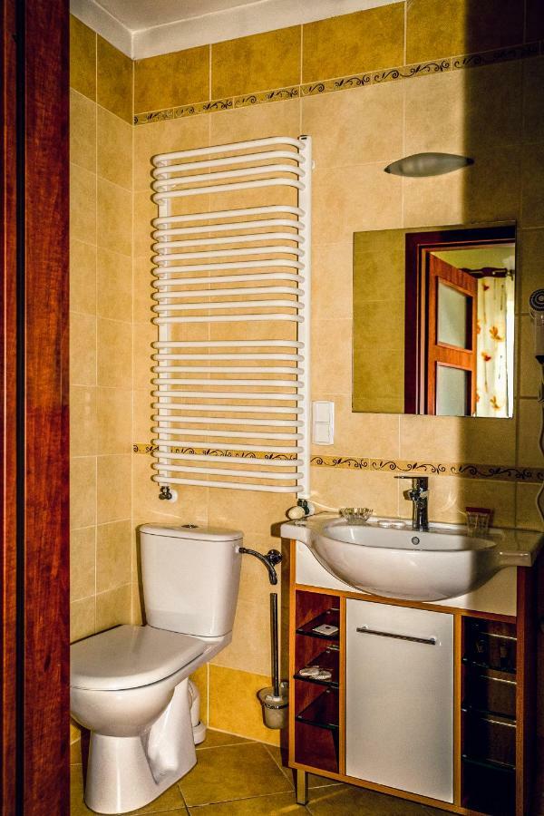 Hotel Hellada Kielce Dış mekan fotoğraf
