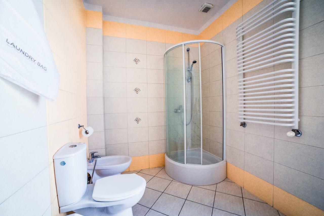 Hotel Hellada Kielce Dış mekan fotoğraf