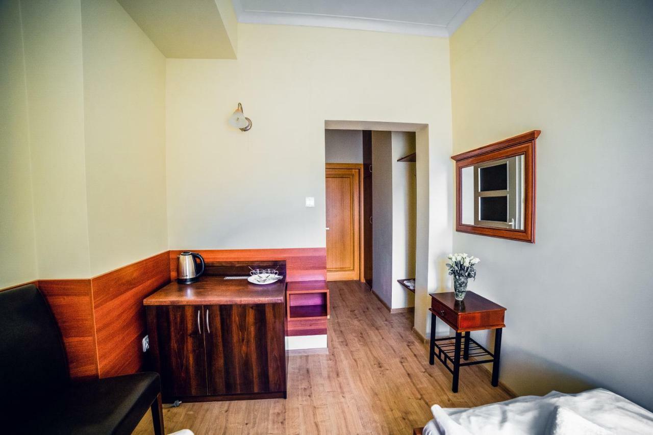 Hotel Hellada Kielce Dış mekan fotoğraf